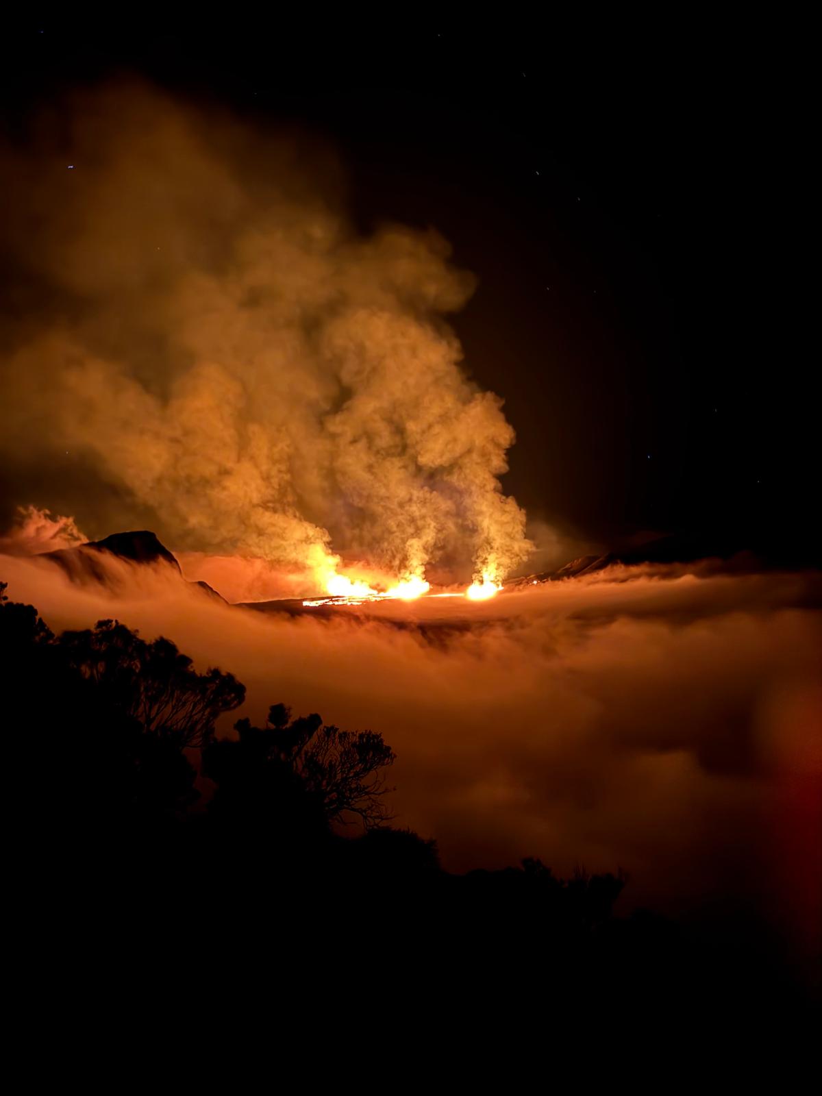 Éruption du Piton de la Fournaise, volcan actif de La Réunion